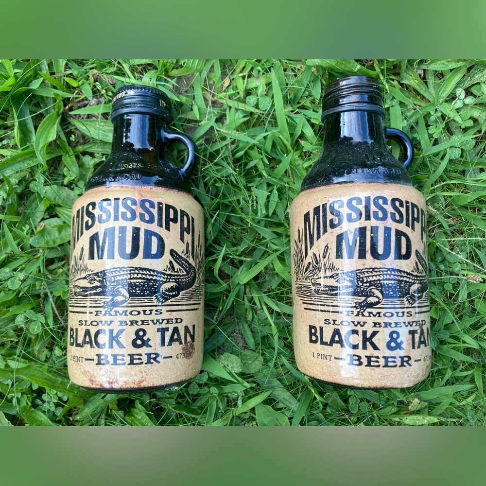 Mississippi Mud Empty Beer Bottles 1 Pint size, 2 bottles One cap, vintage 1990s